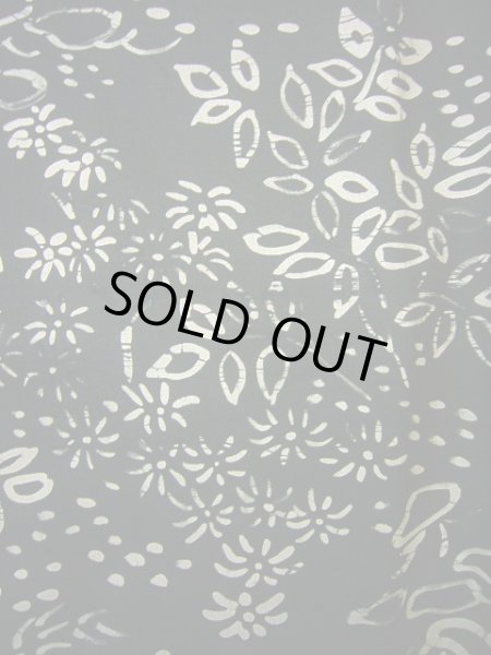 画像9: G0302W 大島紬 女性用着物  シルク（正絹）  スモーキーな 黒, 葉 【中古】 【USED】 【リサイクル】 ★★☆☆☆ (9)