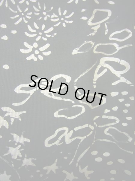 画像11: G0302W 大島紬 女性用着物  シルク（正絹）  スモーキーな 黒, 葉 【中古】 【USED】 【リサイクル】 ★★☆☆☆ (11)