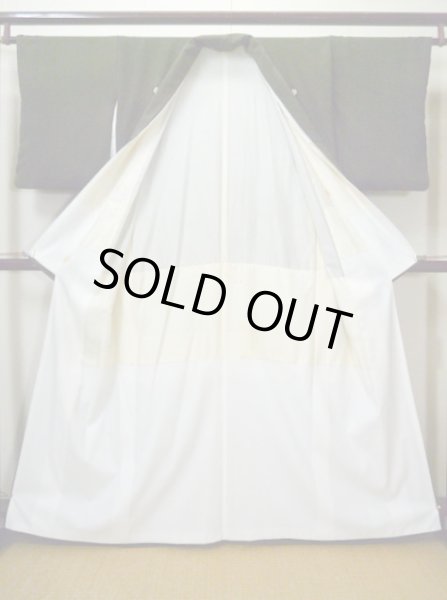 画像3: G0508H 黒留袖 女性用着物 家紋:桐 シルク(正絹)   黒, 雉 【中古】 【USED】 【リサイクル】 ★☆☆☆☆ (3)