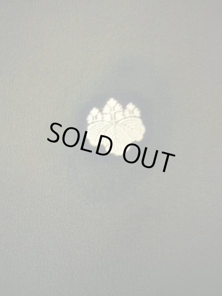 画像4: G0508H 黒留袖 女性用着物 家紋:桐 シルク(正絹)   黒, 雉 【中古】 【USED】 【リサイクル】 ★☆☆☆☆ (4)