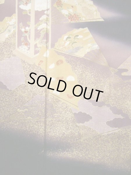 画像7: G0508R 黒留袖 女性用着物 家紋：蔦 シルク（正絹）   黒, 菊 【中古】 【USED】 【リサイクル】 ★★☆☆☆ (7)