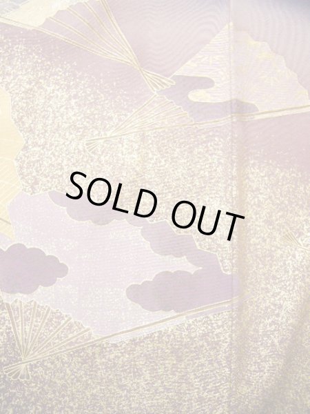 画像11: G0508R 黒留袖 女性用着物 家紋：蔦 シルク（正絹）   黒, 菊 【中古】 【USED】 【リサイクル】 ★★☆☆☆ (11)