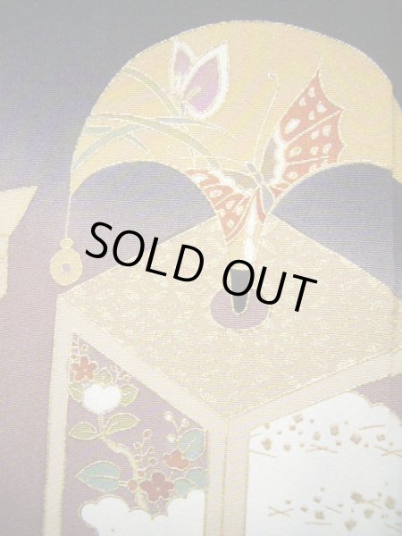 画像16: G0508R 黒留袖 女性用着物 家紋：蔦 シルク（正絹）   黒, 菊 【中古】 【USED】 【リサイクル】 ★★☆☆☆ (16)