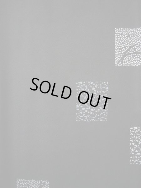 画像4: G0526A 小紋 女性用着物  化繊 シャイニーな スモーキーな 黒, 四角 【中古】 【USED】 【リサイクル】 ★★★★☆ (4)