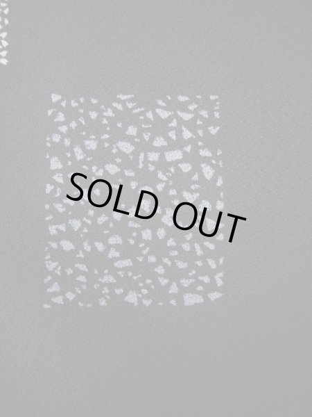 画像6: G0526A 小紋 女性用着物  化繊 シャイニーな スモーキーな 黒, 四角 【中古】 【USED】 【リサイクル】 ★★★★☆ (6)