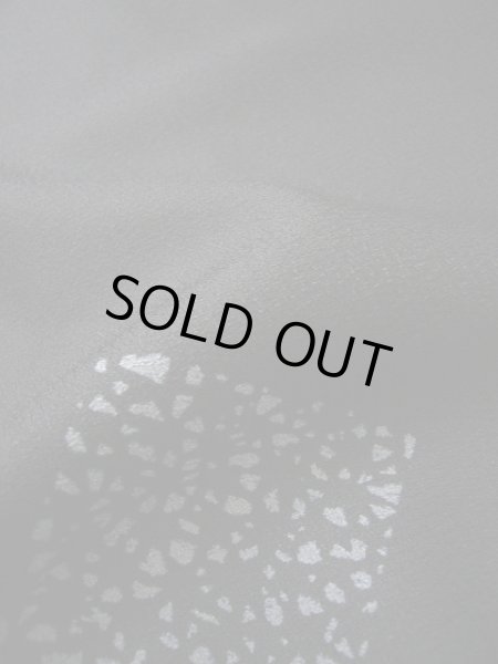 画像7: G0526A 小紋 女性用着物  化繊 シャイニーな スモーキーな 黒, 四角 【中古】 【USED】 【リサイクル】 ★★★★☆ (7)