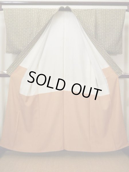 画像2: G0526B 小紋 女性用着物  シルク（正絹） スモーキーな 黄みのある オリーブ, 小さな点々 【中古】 【USED】 【リサイクル】 ★★★★☆ (2)