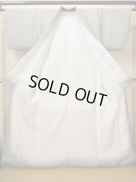 画像2: G0526M 小紋 女性用着物  シルク（正絹）   オフ　ホワイト, 幾何学模様 【中古】 【USED】 【リサイクル】 ★★★★☆ (2)