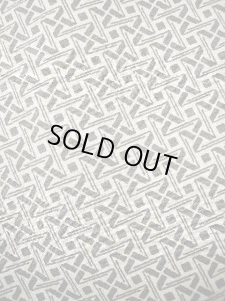 画像4: G0526M 小紋 女性用着物  シルク（正絹）   オフ　ホワイト, 幾何学模様 【中古】 【USED】 【リサイクル】 ★★★★☆ (4)