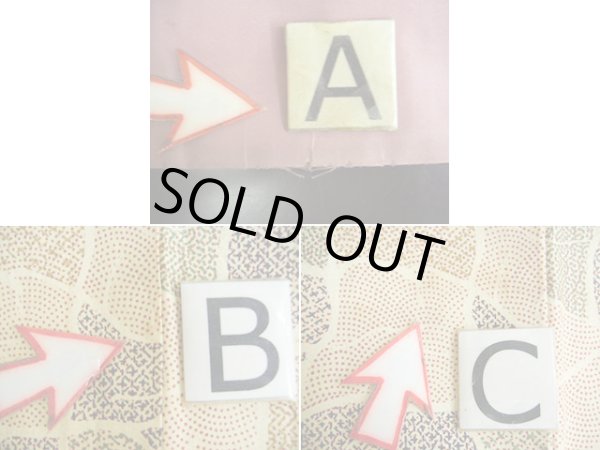 画像11: G0526U 小紋 女性用着物 染大島紬 シルク（正絹）  クリーミーな ベージュ, 抽象的模様 【中古】 【USED】 【リサイクル】 ★★★☆☆ (11)