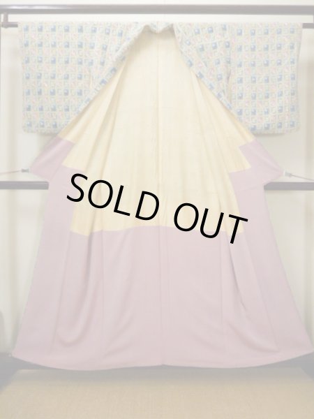 画像2: G0527T 小紋 女性用着物  ちりめん シルク(正絹)  スモーキーな グリーン(緑), 花 スモーキーな【中古】 【USED】 【リサイクル】 ★★★☆☆ (2)