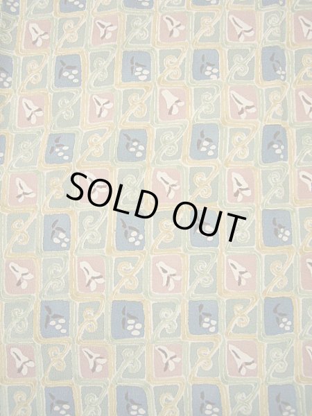 画像4: G0527T 小紋 女性用着物  ちりめん シルク(正絹)  スモーキーな グリーン(緑), 花 スモーキーな【中古】 【USED】 【リサイクル】 ★★★☆☆ (4)