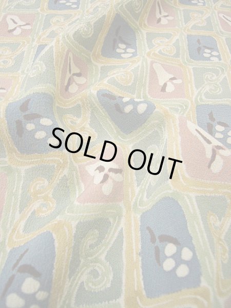 画像9: G0527T 小紋 女性用着物  ちりめん シルク(正絹)  スモーキーな グリーン(緑), 花 スモーキーな【中古】 【USED】 【リサイクル】 ★★★☆☆ (9)