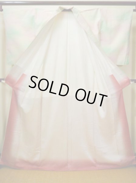 画像2: G0605R 紬 女性用着物  シルク(正絹) 淡い 白みのある グリーン(緑), ぼかし 白みのある【中古】 【USED】 【リサイクル】 ★★☆☆☆ (2)