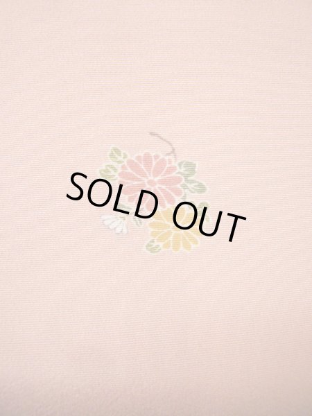 画像10: G0608E 小紋 女性用着物  シルク(正絹)  クリーミーな ピンク, 菊 【中古】 【USED】 【リサイクル】 ★★★★★ (10)