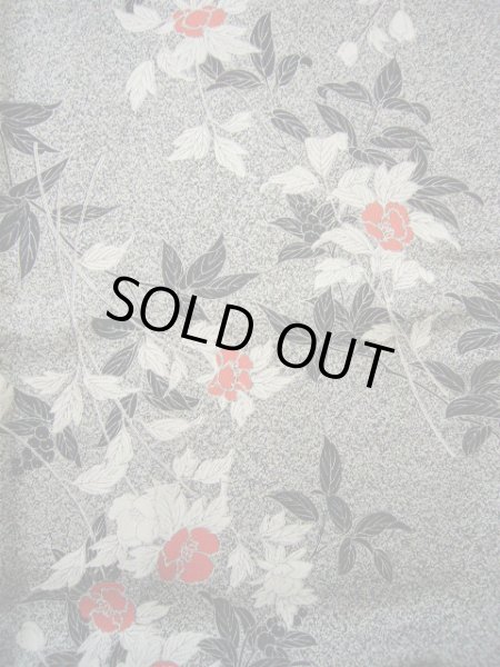 画像4: G0608X 小紋 女性用着物  シルク(正絹)   グレー(灰色), 花 【新古品】 【USED】 【リサイクル】 ★★★★★ (4)