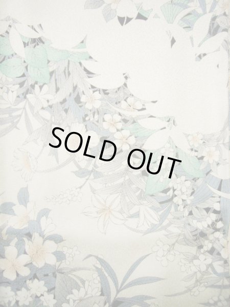 画像4: G0608Y 小紋 女性用着物  シルク(正絹)  シャイニーな オフ ホワイト, 百合 【新古品】 【USED】 【リサイクル】 ★★★★★ (4)