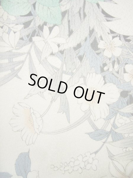 画像7: G0608Y 小紋 女性用着物  シルク(正絹)  シャイニーな オフ ホワイト, 百合 【新古品】 【USED】 【リサイクル】 ★★★★★ (7)