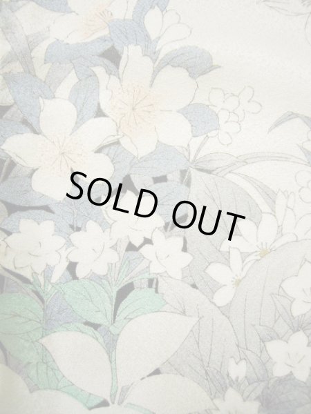 画像9: G0608Y 小紋 女性用着物  シルク(正絹)  シャイニーな オフ ホワイト, 百合 【新古品】 【USED】 【リサイクル】 ★★★★★ (9)