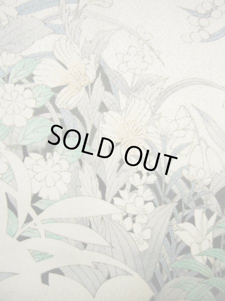 画像11: G0608Y 小紋 女性用着物  シルク(正絹)  シャイニーな オフ ホワイト, 百合 【新古品】 【USED】 【リサイクル】 ★★★★★ (11)