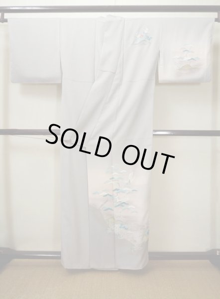 画像2: G0629K 訪問着 女性用着物  シルク（正絹） 淡い 紫がかった グレー（灰色）, 鶴 【中古】 【USED】 【リサイクル】 ★★★★☆ (2)