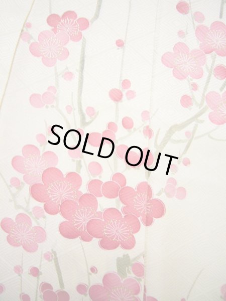 画像12: G0630H 振袖 女性用着物  シルク（正絹）  シャイニーな オフ　ホワイト, 梅 【中古】 【USED】 【リサイクル】 ★★★★☆ (12)