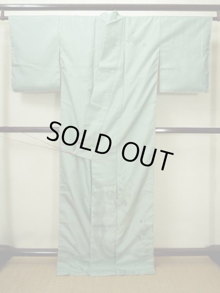 画像2: G0630U 訪問着 女性用着物 大島紬、スワトウ刺繍 シルク(正絹)  スモーキーな グリーン(緑), 花 【中古】 【USED】 【リサイクル】 ★★★★☆ (2)