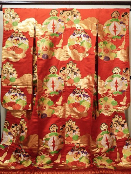 画像2: G0805E 打掛 女性用着物  シルク(正絹)   赤, 鼓 【中古】 【USED】 【リサイクル】 ★★★☆☆ (2)