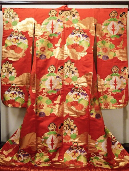 画像3: G0805E 打掛 女性用着物  シルク(正絹)   赤, 鼓 【中古】 【USED】 【リサイクル】 ★★★☆☆ (3)