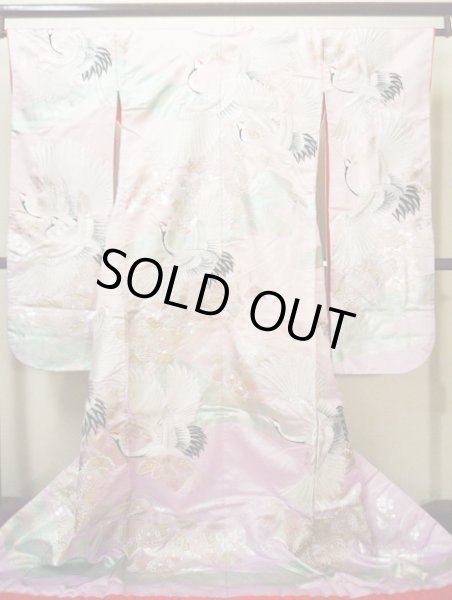 画像3: G0805F 打掛 女性用着物  シルク（正絹） シャイニーな 薄い ピンク, 鶴 【中古】 【USED】 【リサイクル】 ★★★★☆ (3)