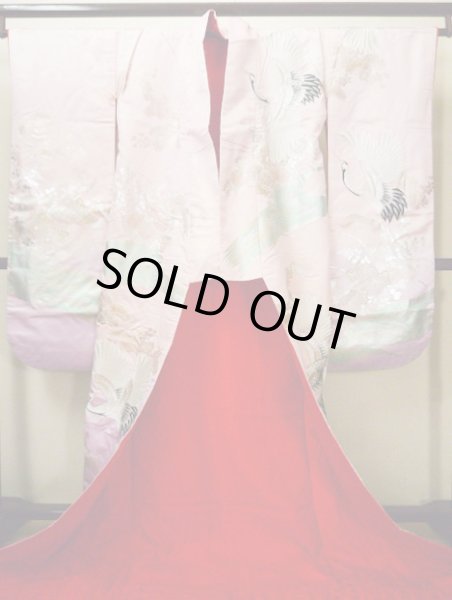 画像4: G0805F 打掛 女性用着物  シルク（正絹） シャイニーな 薄い ピンク, 鶴 【中古】 【USED】 【リサイクル】 ★★★★☆ (4)