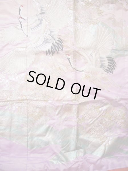 画像9: G0805F 打掛 女性用着物  シルク（正絹） シャイニーな 薄い ピンク, 鶴 【中古】 【USED】 【リサイクル】 ★★★★☆ (9)