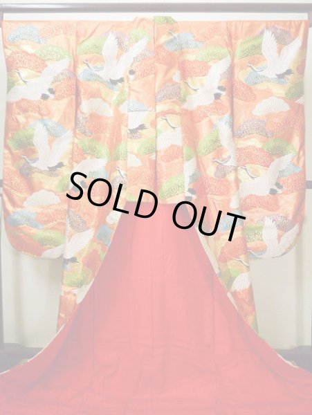 画像4: G0805I 打掛 女性用着物  シルク(正絹)  シャイニーな 朱赤, 鶴 【中古】 【USED】 【リサイクル】 ★★★★☆ (4)