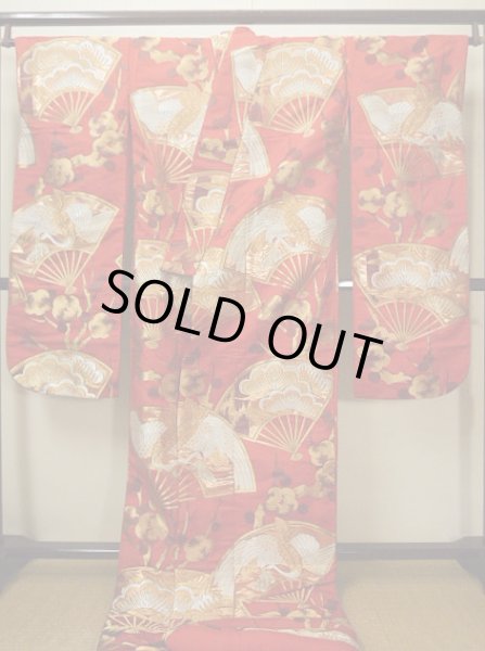 画像4: G0805O 打掛 女性用着物  シルク(正絹)  深い 赤, 扇 【中古】 【USED】 【リサイクル】 ★★★★☆ (4)