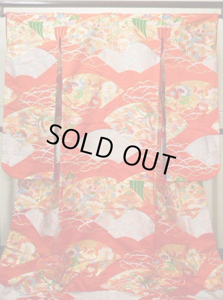 画像2: G0805S 打掛 女性用着物  シルク(正絹)   朱赤, 扇 【中古】 【USED】 【リサイクル】 ★★★★☆ (2)