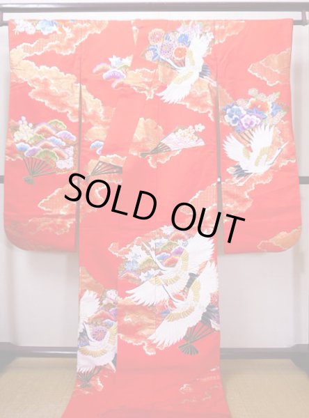 画像3: G0805V 打掛 女性用着物  シルク(正絹)  明るい 赤, 鶴 【中古】 【USED】 【リサイクル】 ★★★★☆ (3)