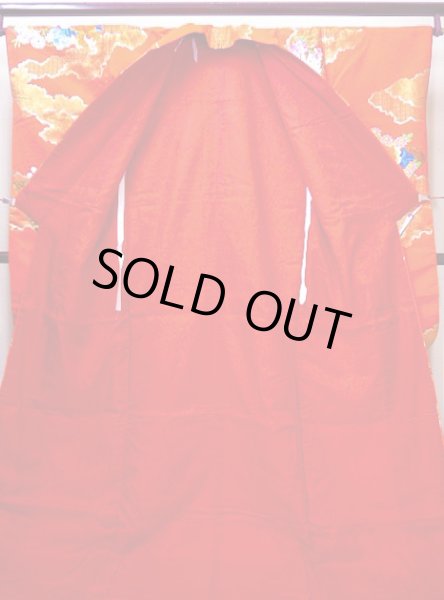 画像4: G0805V 打掛 女性用着物  シルク(正絹)  明るい 赤, 鶴 【中古】 【USED】 【リサイクル】 ★★★★☆ (4)