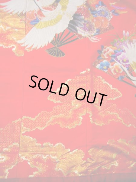 画像8: G0805V 打掛 女性用着物  シルク(正絹)  明るい 赤, 鶴 【中古】 【USED】 【リサイクル】 ★★★★☆ (8)