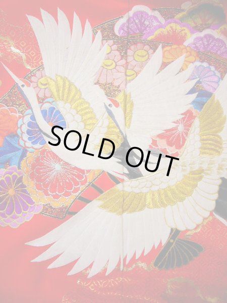 画像14: G0805V 打掛 女性用着物  シルク(正絹)  明るい 赤, 鶴 【中古】 【USED】 【リサイクル】 ★★★★☆ (14)