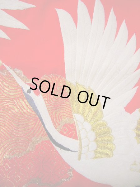 画像19: G0805V 打掛 女性用着物  シルク(正絹)  明るい 赤, 鶴 【中古】 【USED】 【リサイクル】 ★★★★☆ (19)