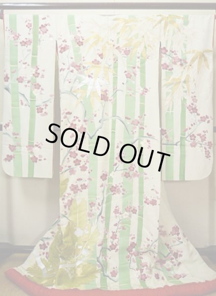 画像5: G0826B 打掛 女性用着物  シルク（正絹）  スモーキーな オフ　ホワイト, 梅 【中古】 【USED】 【リサイクル】 ★★☆☆☆ (5)