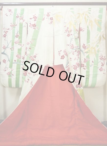 画像6: G0826B 打掛 女性用着物  シルク（正絹）  スモーキーな オフ　ホワイト, 梅 【中古】 【USED】 【リサイクル】 ★★☆☆☆ (6)