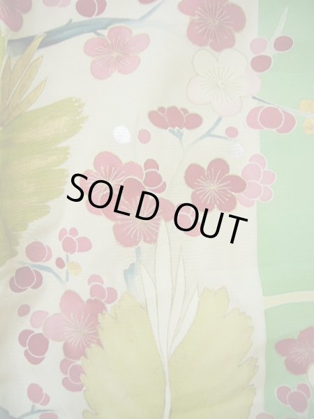 画像18: G0826B 打掛 女性用着物  シルク（正絹）  スモーキーな オフ　ホワイト, 梅 【中古】 【USED】 【リサイクル】 ★★☆☆☆ (18)