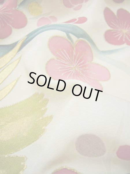 画像20: G0826B 打掛 女性用着物  シルク（正絹）  スモーキーな オフ　ホワイト, 梅 【中古】 【USED】 【リサイクル】 ★★☆☆☆ (20)