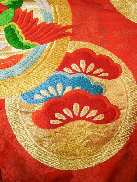 画像10: G0826E 打掛 女性用着物  シルク(正絹)  ダークな 朱赤, 丸 【中古】 【USED】 【リサイクル】 ★★★☆☆ (10)