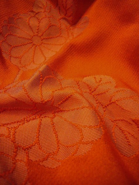 画像14: G0826E 打掛 女性用着物  シルク(正絹)  ダークな 朱赤, 丸 【中古】 【USED】 【リサイクル】 ★★★☆☆ (14)