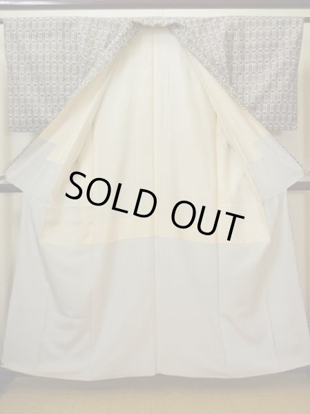 画像2: G0916S 小紋 女性用着物  シルク（正絹）   白, 幾何学模様 ダークな【中古】 【USED】 【リサイクル】 ★★☆☆☆ (2)