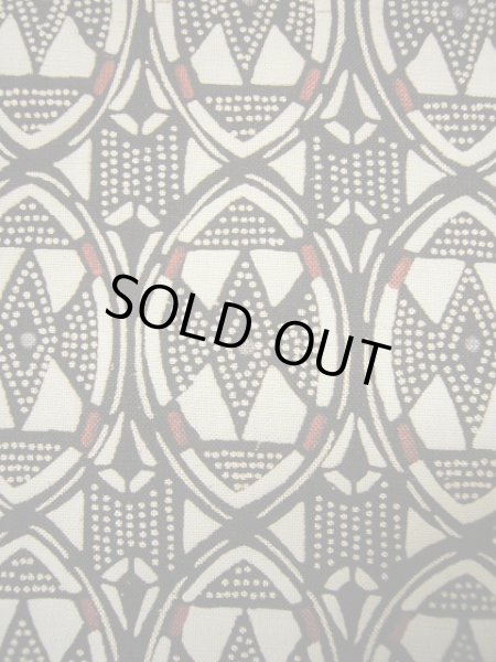 画像6: G0916S 小紋 女性用着物  シルク（正絹）   白, 幾何学模様 ダークな【中古】 【USED】 【リサイクル】 ★★☆☆☆ (6)