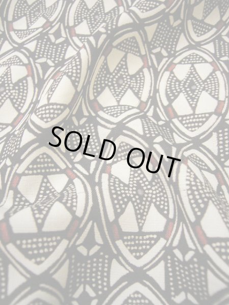 画像7: G0916S 小紋 女性用着物  シルク（正絹）   白, 幾何学模様 ダークな【中古】 【USED】 【リサイクル】 ★★☆☆☆ (7)