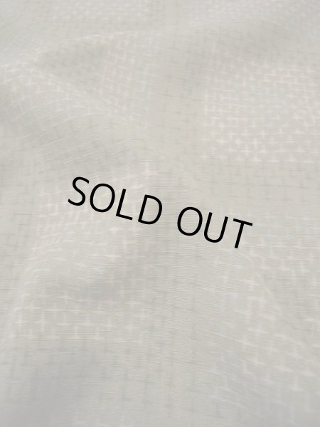 画像8: G0921V 小紋 女性用着物 単衣 化繊 スモーキーな 緑がかった ベージュ, 十字 【中古】 【USED】 【リサイクル】 ★★★★☆ (8)